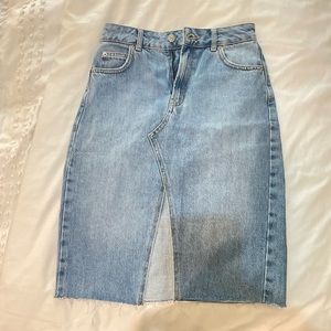 NEVER WORN DENIM LONG SKIRT